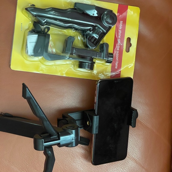 Tripod Bluetooth Remote. Mini Pistol Grip - Picture 5 of 5